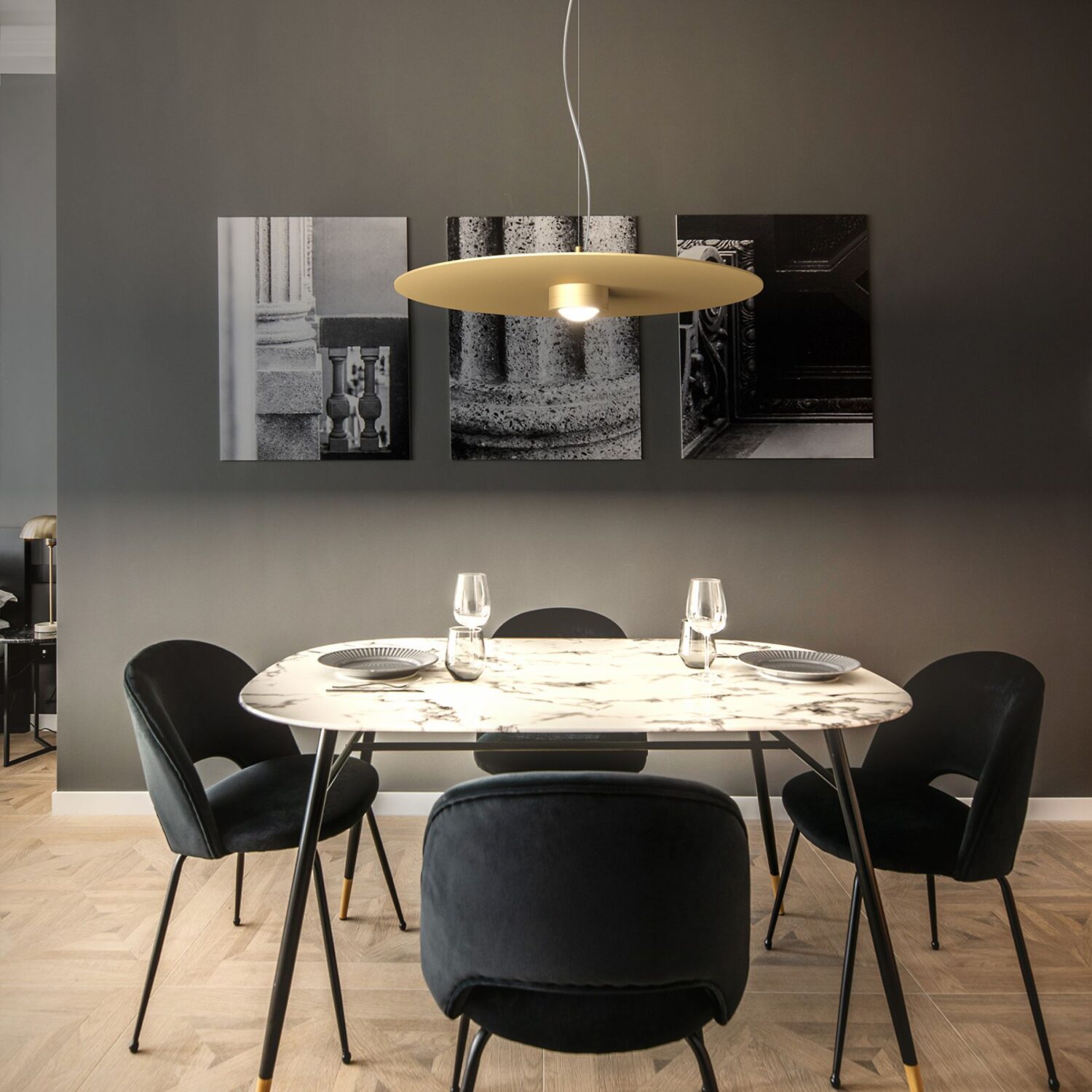 lampa wisząca collide rotaliana